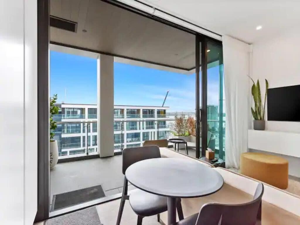 Sleek Modern Studio With Balcony Auckland Ngoại thất bức ảnh