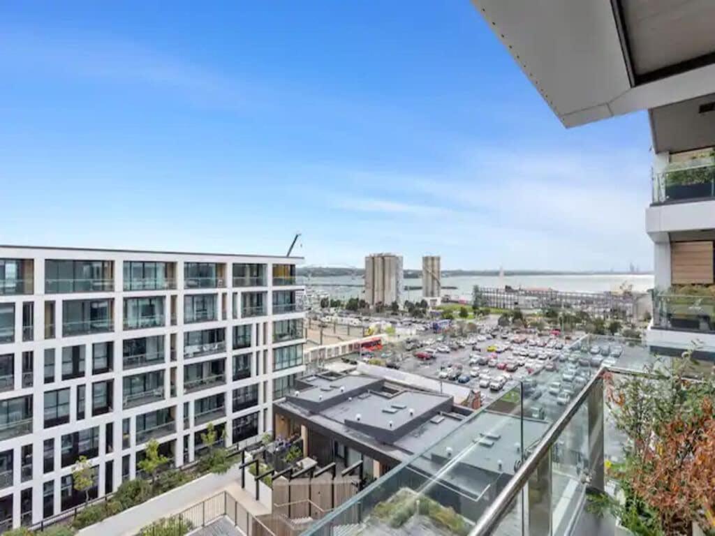 Sleek Modern Studio With Balcony Auckland Ngoại thất bức ảnh