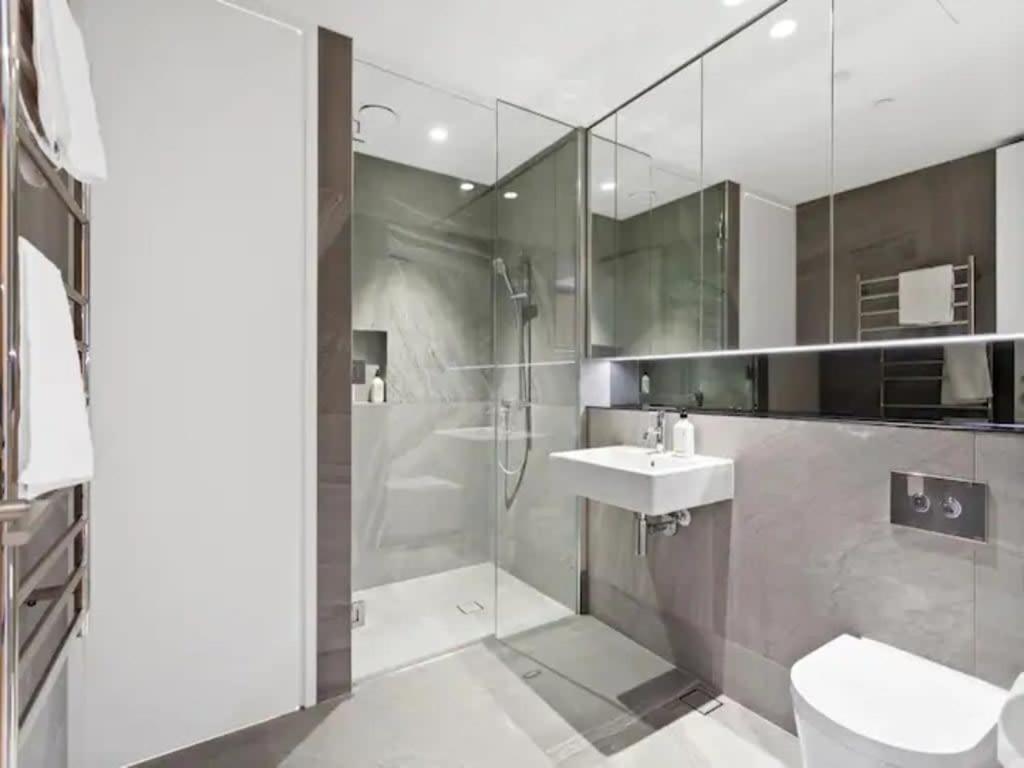 Sleek Modern Studio With Balcony Auckland Ngoại thất bức ảnh