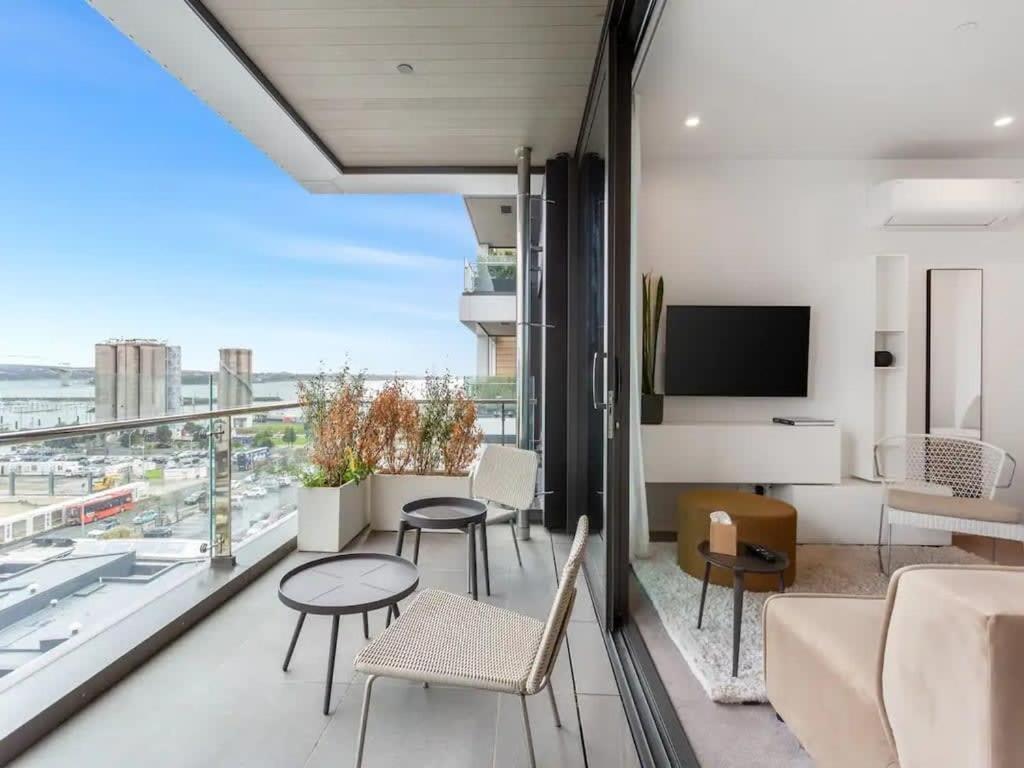 Sleek Modern Studio With Balcony Auckland Ngoại thất bức ảnh